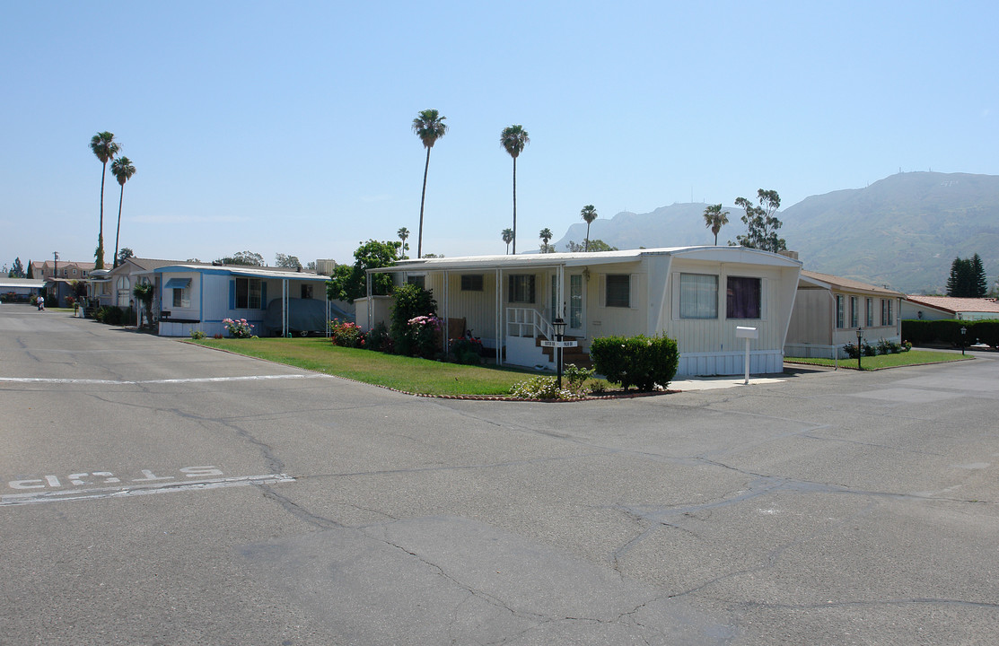 400 Craig Dr in Santa Paula, CA - Building Photo