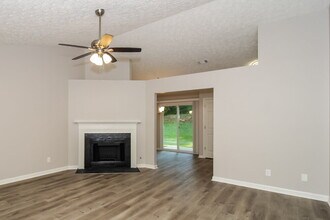 1054 Braddock Cir in Woodstock, GA - Foto de edificio - Building Photo