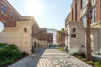 The Charles in Charleston, SC - Building Photo - Building Photo