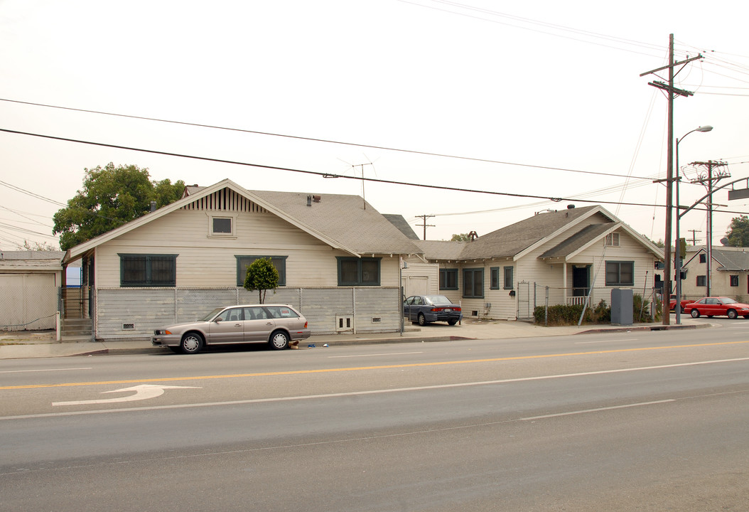 3616 S Normandie Ave in Los Angeles, CA - Building Photo