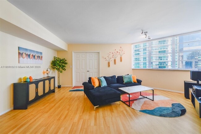 property at 825 Brickell Bay Dr