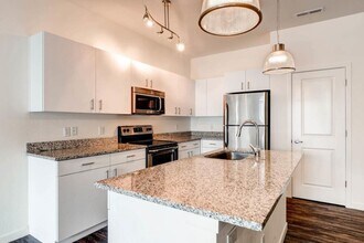 Curtis Street Lofts in Denver, CO - Building Photo - Building Photo