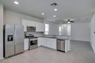 217 La Dera Dr in Liberty Hill, TX - Building Photo - Building Photo