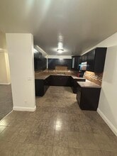 160 W 52nd St in Los Angeles, CA - Building Photo - Building Photo