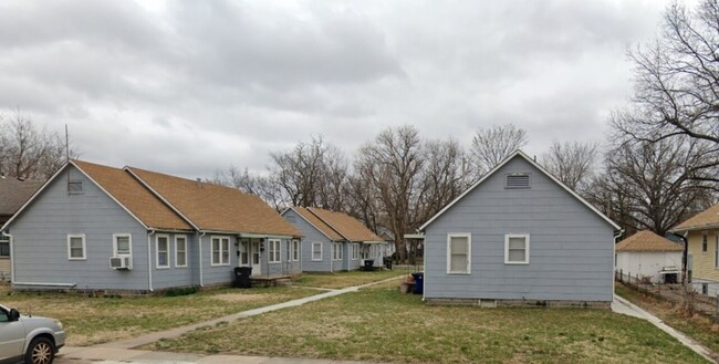 425 E 6th St in Newton, KS - Foto de edificio - Building Photo