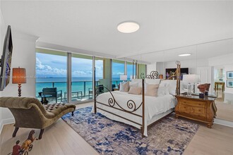 1455 Ocean Dr, Unit 909 in Miami Beach, FL - Building Photo - Building Photo