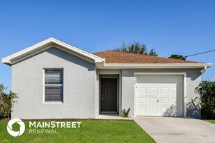 2902 64th St W in Lehigh Acres, FL - Building Photo