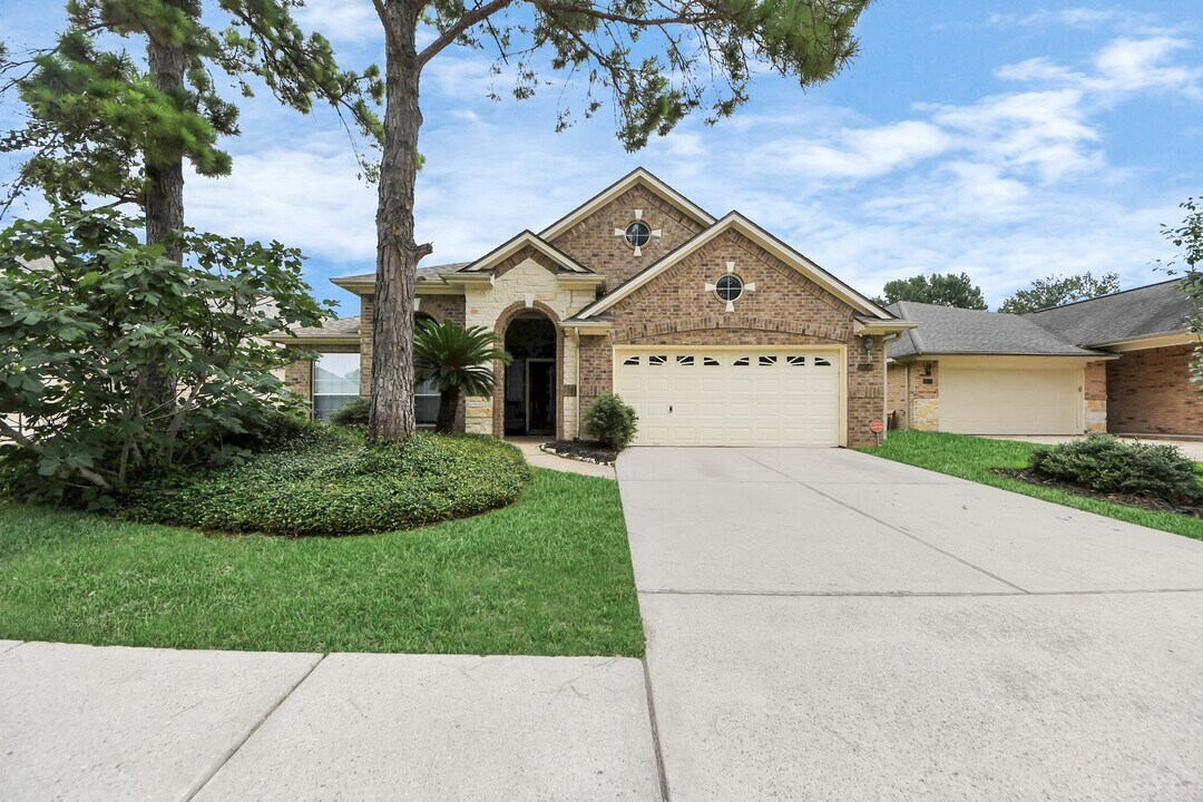 19346 Dickson Park Dr in Spring, TX - Foto de edificio