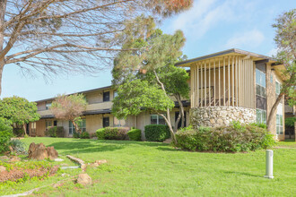 Taj Mahal Apartments in Fort Worth, TX - Building Photo - Building Photo