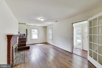 5516 Greentree Rd in Bethesda, MD - Building Photo - Building Photo