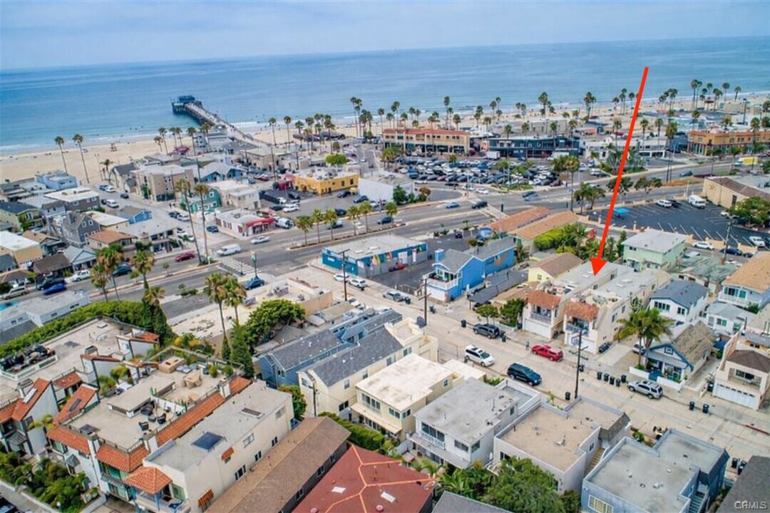 215 20th St in Newport Beach, CA - Building Photo