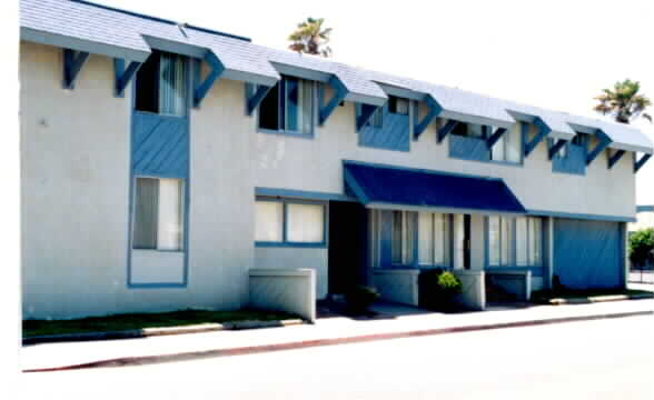 777 Seacoast in Imperial Beach, CA - Foto de edificio