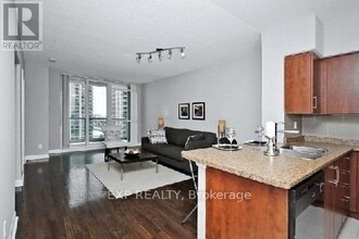 235-1235 Sherway Gardens Rd in Toronto, ON - Building Photo - Building Photo