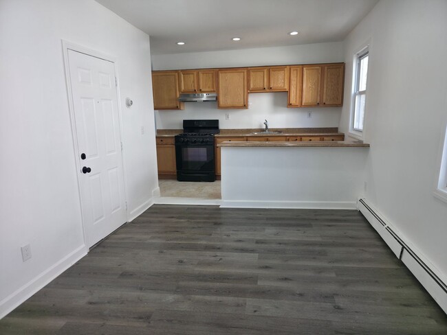 130 Park Ave in Englewood, NJ - Building Photo - Building Photo