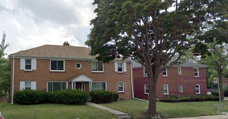 8223 W North Ave, Unit Unit 3 in Wauwatosa, WI - Building Photo