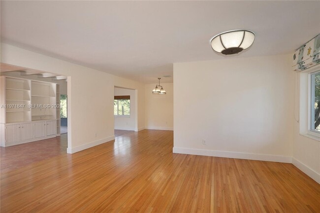 8300 SW 61st Ave in South Miami, FL - Building Photo - Building Photo