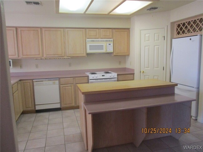 5967 Mountain View Rd in Fort Mohave, AZ - Building Photo - Building Photo