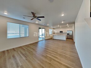 6975 N 125th Dr in Glendale, AZ - Foto de edificio - Building Photo