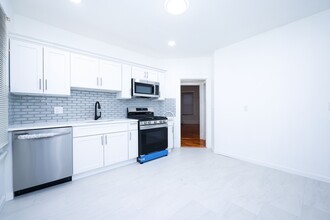121 Browne St, Unit 1 in Brookline, MA - Foto de edificio - Building Photo