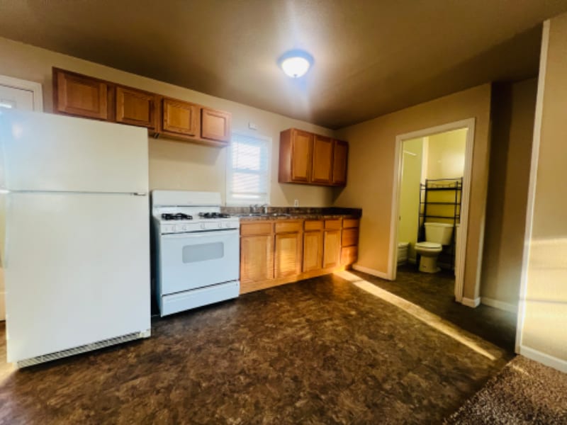1209 E 6th St in Laurel, MT - Foto de edificio