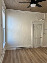 113 1/2 Main St E, Unit Unit #6 in Menomonie, WI - Building Photo - Building Photo