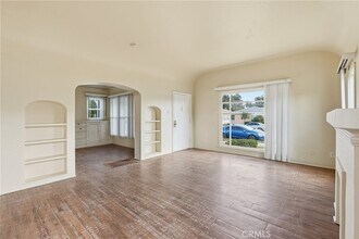 2641 Delta Ave in Long Beach, CA - Foto de edificio - Building Photo