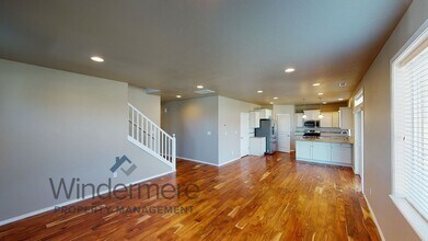 531 SW Alicia Loop in College Place, WA - Building Photo - Building Photo