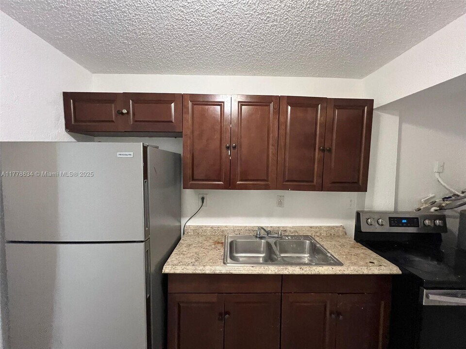 715 NW 15th Terrace in Fort Lauderdale, FL - Building Photo