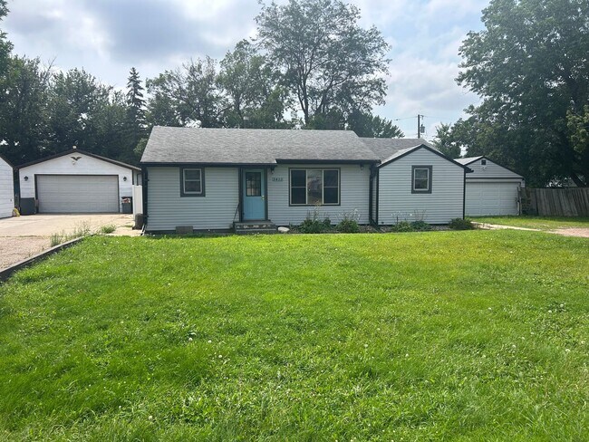 5413 W 14th St in Sioux Falls, SD - Building Photo - Building Photo