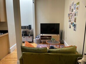903 Beacon St, Unit 21 in Boston, MA - Building Photo - Building Photo
