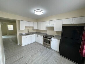 721 Rock Creek Ct in Virginia Beach, VA - Building Photo - Building Photo