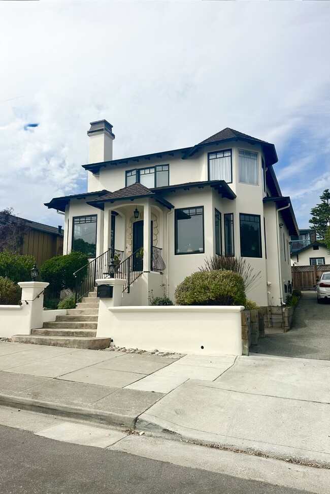 property at 725 Laine St