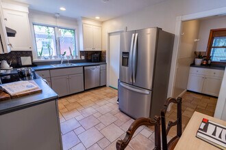 12 Benham St, Unit 1 in Medford, MA - Building Photo - Building Photo