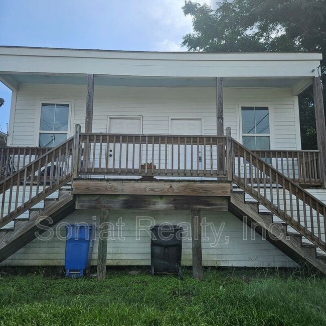 property at 5507 Warrington Dr