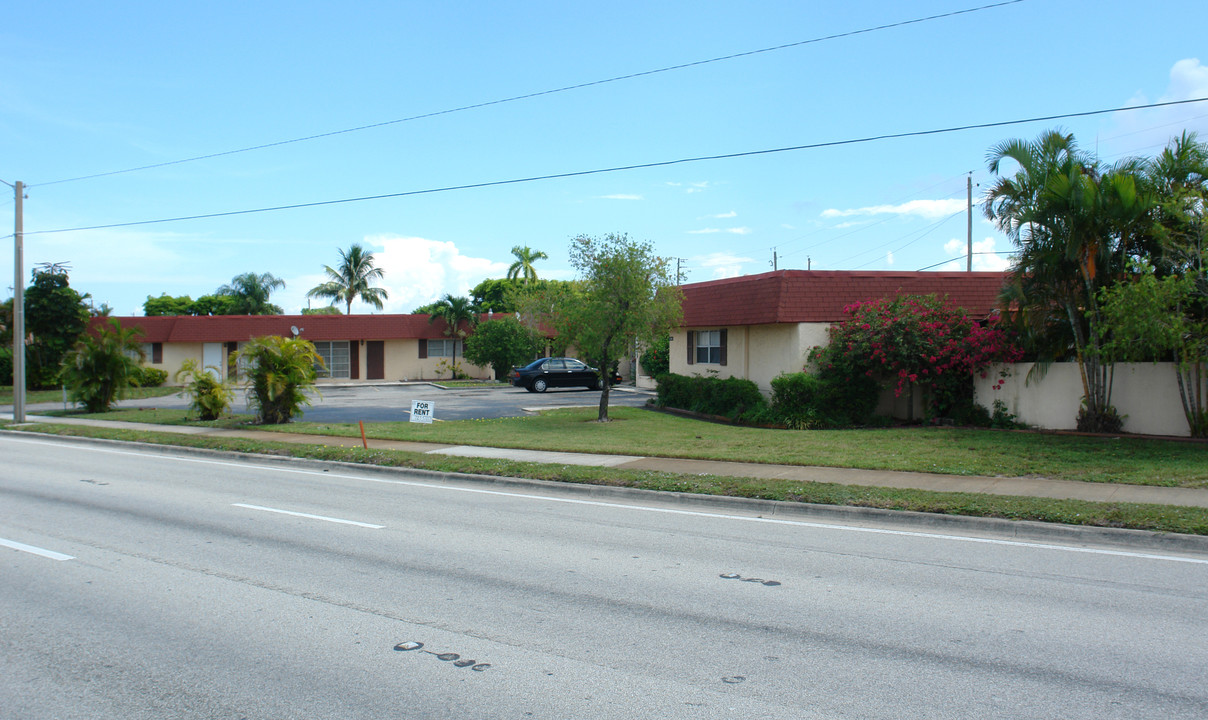 1550 Forest Hill Blvd in West Palm Beach, FL - Building Photo