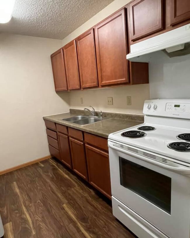 Nobles Square Apartments in Worthington, MN - Building Photo - Building Photo