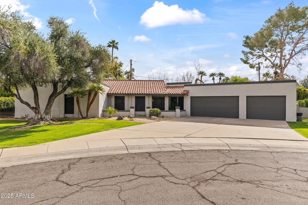 6835 N 1st Pl in Phoenix, AZ - Foto de edificio
