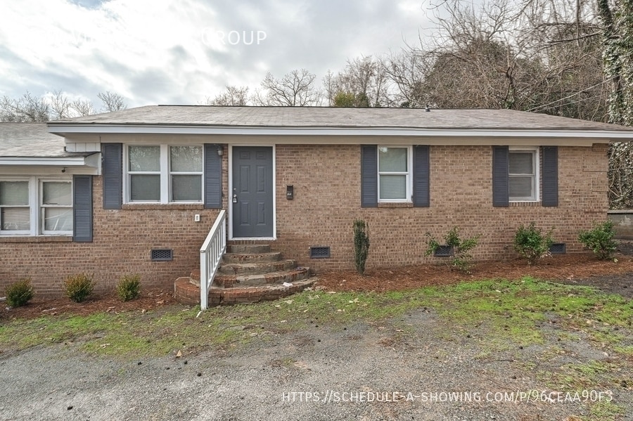 302 E Hudson St in Monroe, NC - Foto de edificio