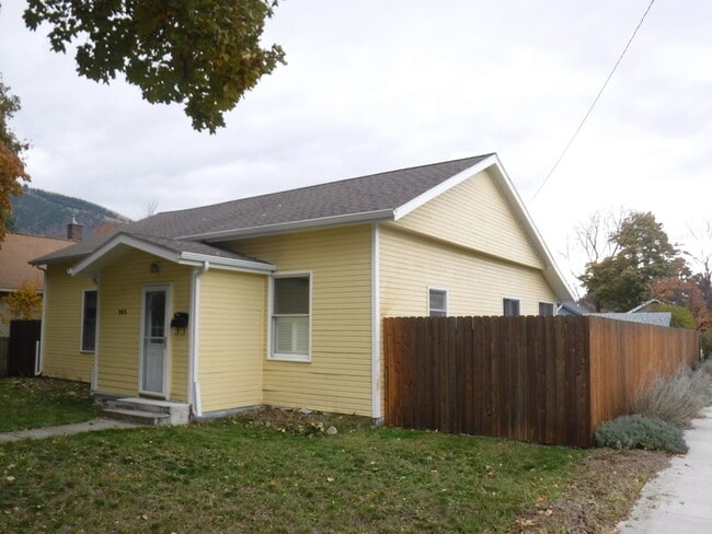 903 Locust St in Missoula, MT - Building Photo - Building Photo