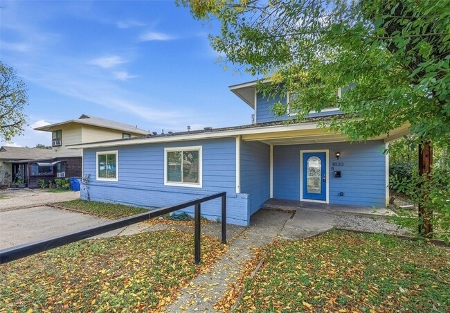 1032 Hoke Smith Dr in Dallas, TX - Foto de edificio - Building Photo