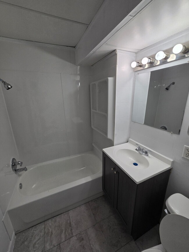 322 Cottage Ave E, Unit #2 in St. Paul, MN - Building Photo - Building Photo