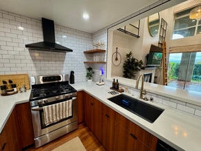 828 Innes Ave in San Francisco, CA - Foto de edificio - Building Photo