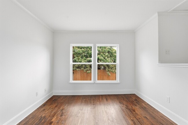 property at 612 W Alabama St