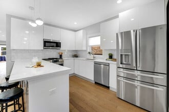 4721 W Warwick Ave in Chicago, IL - Building Photo - Building Photo