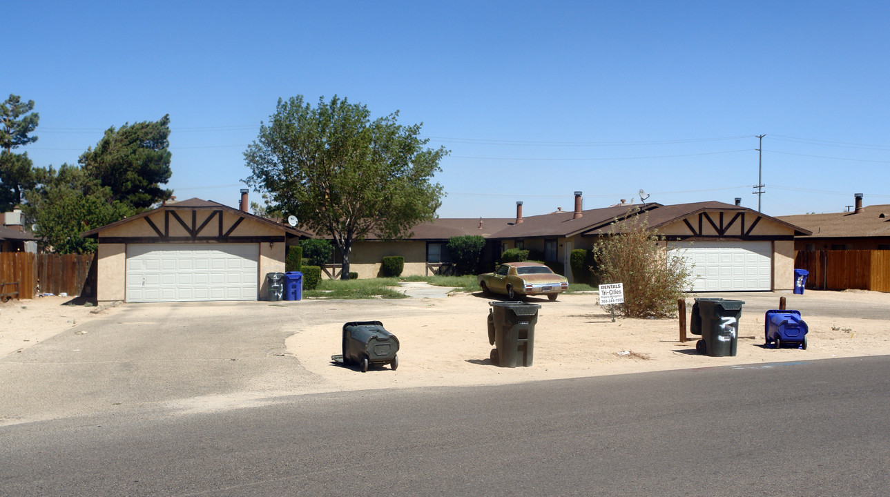 21194 Laguna Rd in Apple Valley, CA - Building Photo