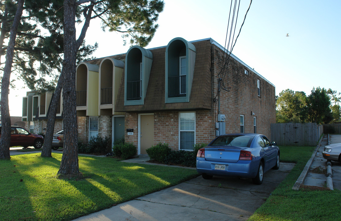 5106 W Esplanade Ave in Metairie, LA - Building Photo