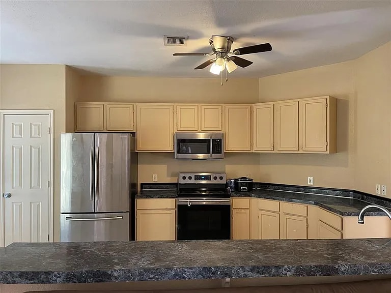 1944 Hillcroft in Prairie View, TX - Building Photo