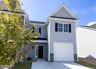 1408 Hartley Ln in Greenville, NC - Building Photo - Building Photo