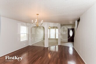 7711 Braun Bend in San Antonio, TX - Building Photo - Building Photo