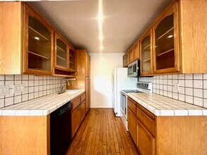 382 Miraleste Dr in Los Angeles, CA - Building Photo - Building Photo